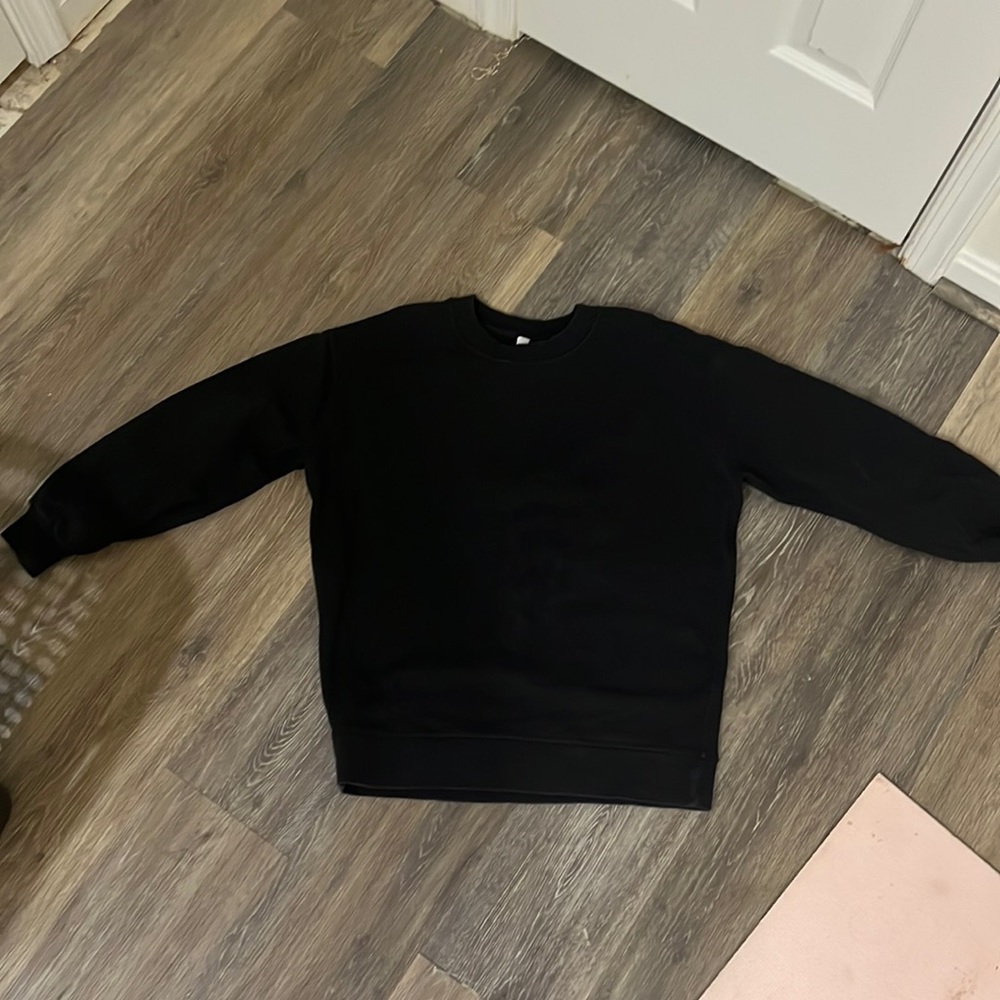 Black lululemon crew neck